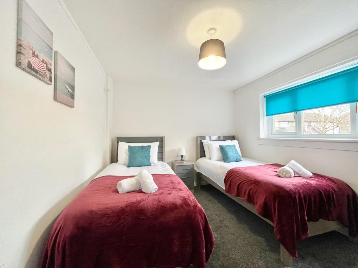 דירות ווישאו Hazel House - Vibrant 2 Bed House In Wishaw מראה חיצוני תמונה